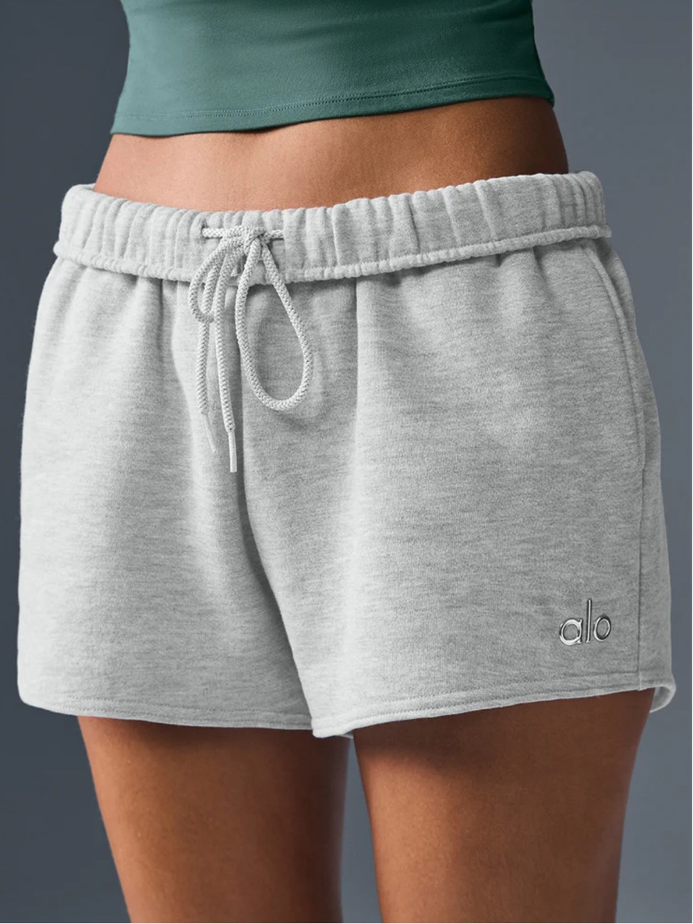 ALO Yoga Women's Accolade Short in Heather Grey, Size Medium